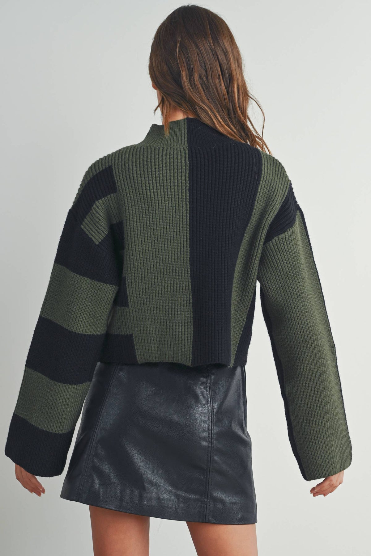 Color Block Mock Turtleneck Sweater - BMW7161