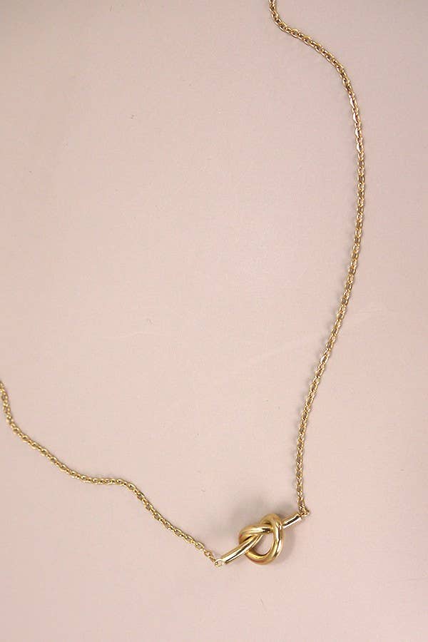 KNOTTED NECKLACE