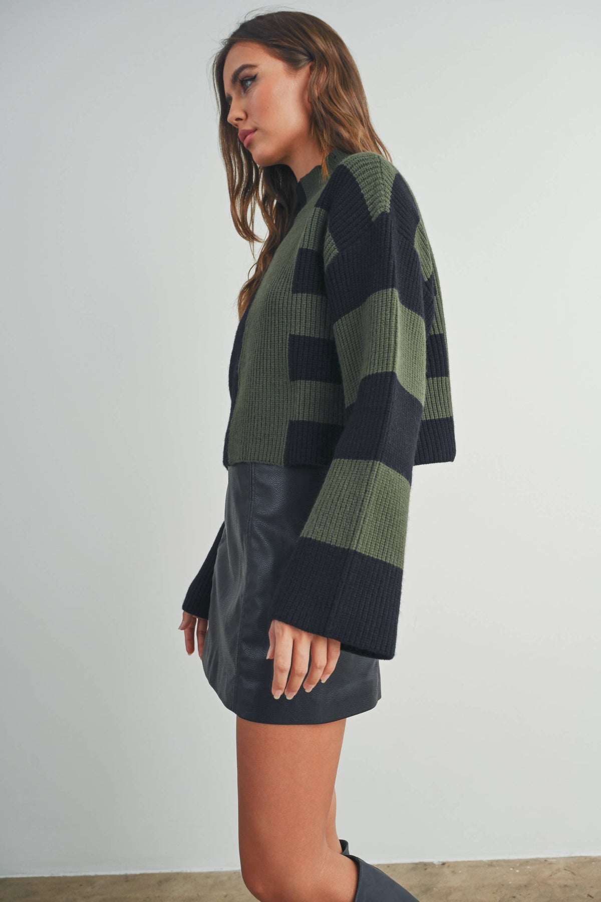 Color Block Mock Turtleneck Sweater - BMW7161