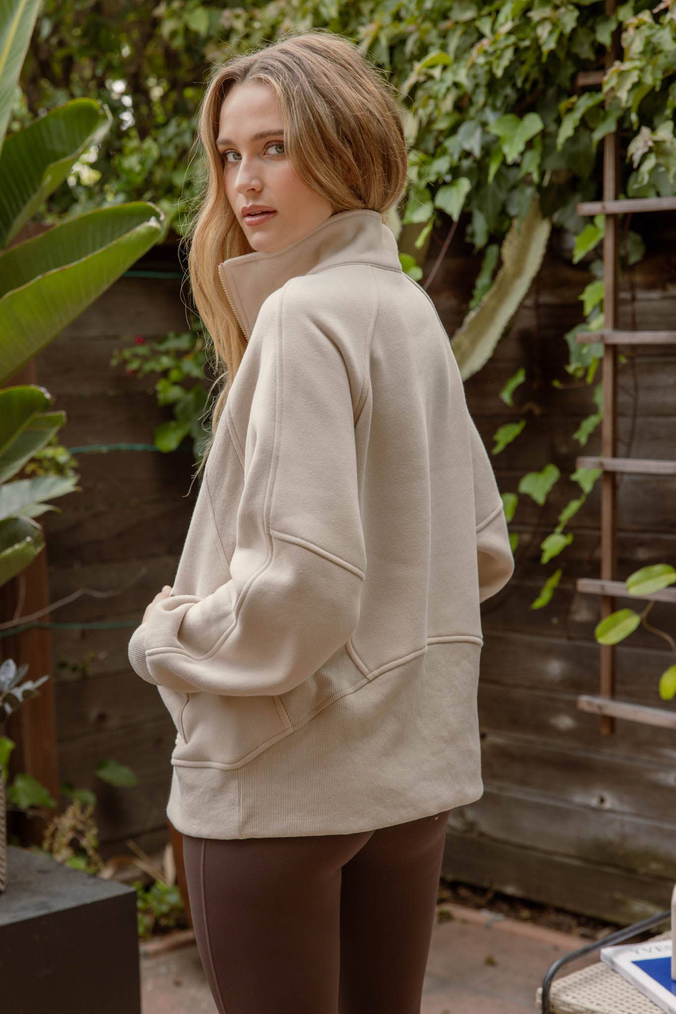 HALF ZIP LONG SLEEVE KNIT TOP WITH POCKET